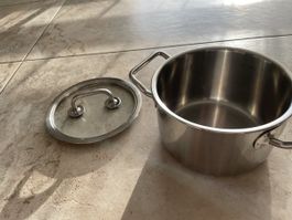 Spring Topf Edelstahl mit Glasdeckel ca. 1.5 Liter neuwertig