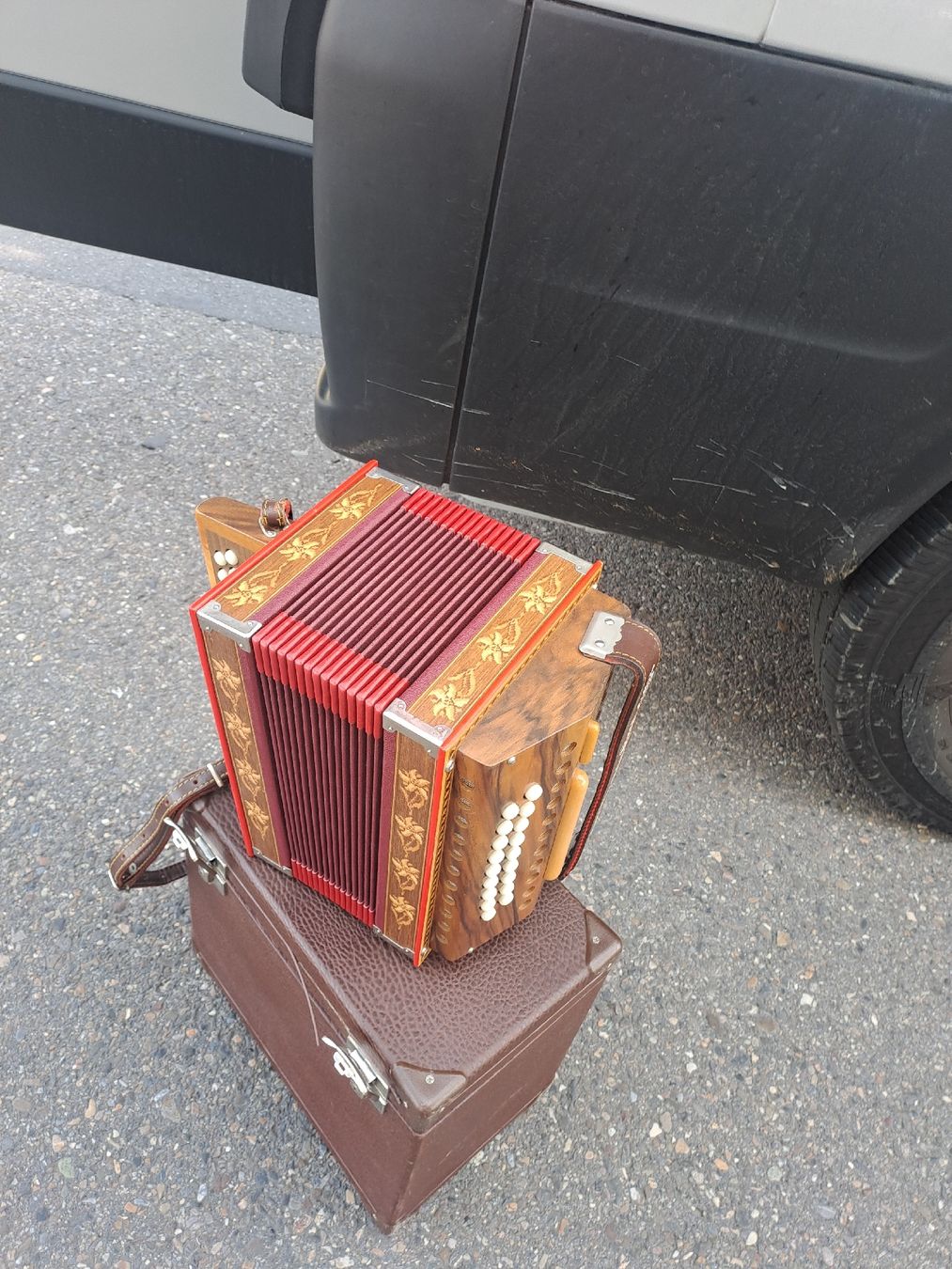 Strumenti musicali: Aemmentaler orgeli ton B  – Usato da Villeneuve venduto da BibiVintage 5