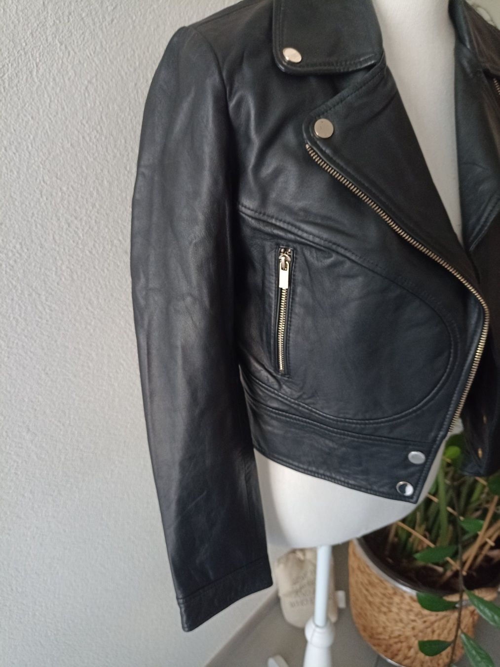 Vila Jacken: Schwarze Lederjacke von Vila gr.36 – Gebraucht aus Winterthur von Husakeva 2