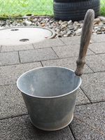 Antike Gelte Schöpfkübel mit Holzgriff