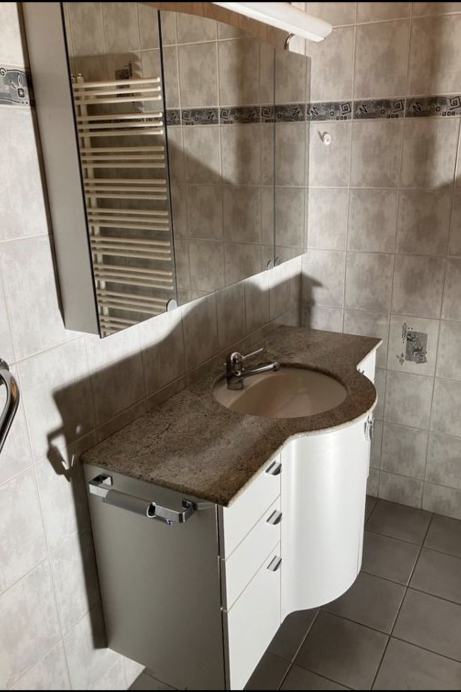 Lavabi & lavandini: Lavabo mit Spiegelschaft – Usato da Reichenbach i. K. venduto da Wskorpion