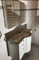 Lavabo mit Spiegelschaft
