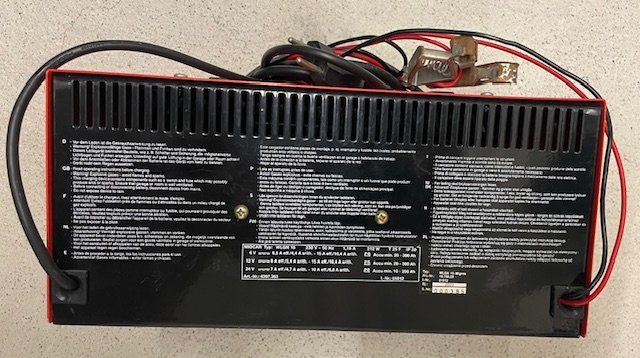 Caricabatterie: Batterie-Ladegerät – Usato da meisterschwanden venduto da ratte74 2