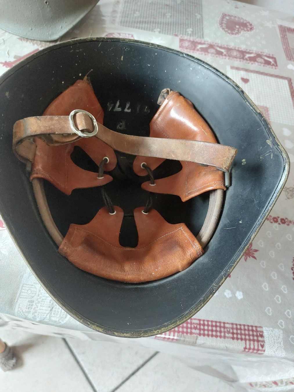 Armée suisse Pompiers: Alter Feuerwehrhelm ca 57cm – D'occasion à Landquart par Cedes 3