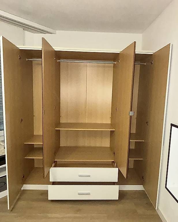 Armadi: Kleiderschrank mit Spiegel weiss/nussbaum – Usato da Derendingen venduto da Natiii12 1