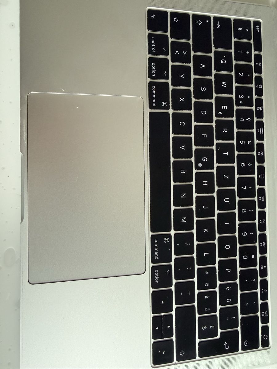Apple PC: MacBook Pro 2017, en très bon état  – Usato da La Chaux-de-Fonds venduto da hed_27yb 4