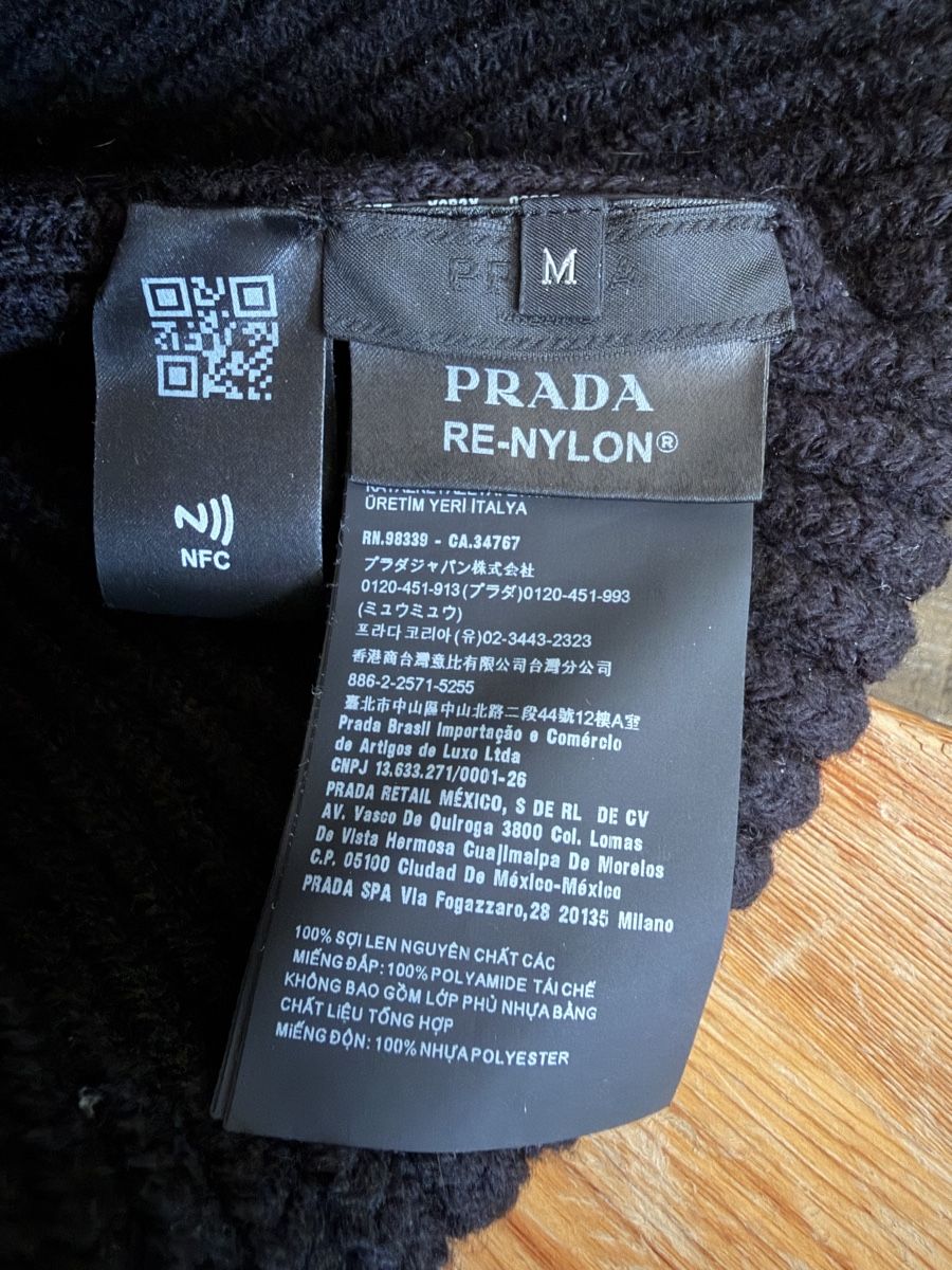 Prada Hüte, Mützen & Caps: Prada Re-Nylon Beanie Hat  – Gebraucht aus Hospental von bal_bwr5 2