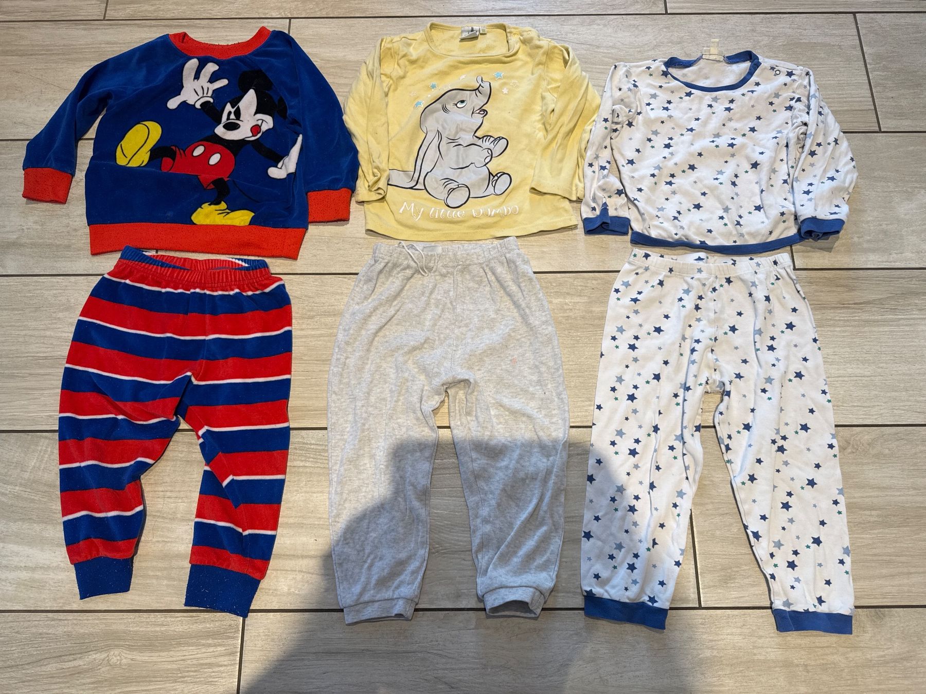 Lotti & Set di vestiti: Pijama Set Gr 98, 3 Stück – Usato da Gelterkinden venduto da Familienferien