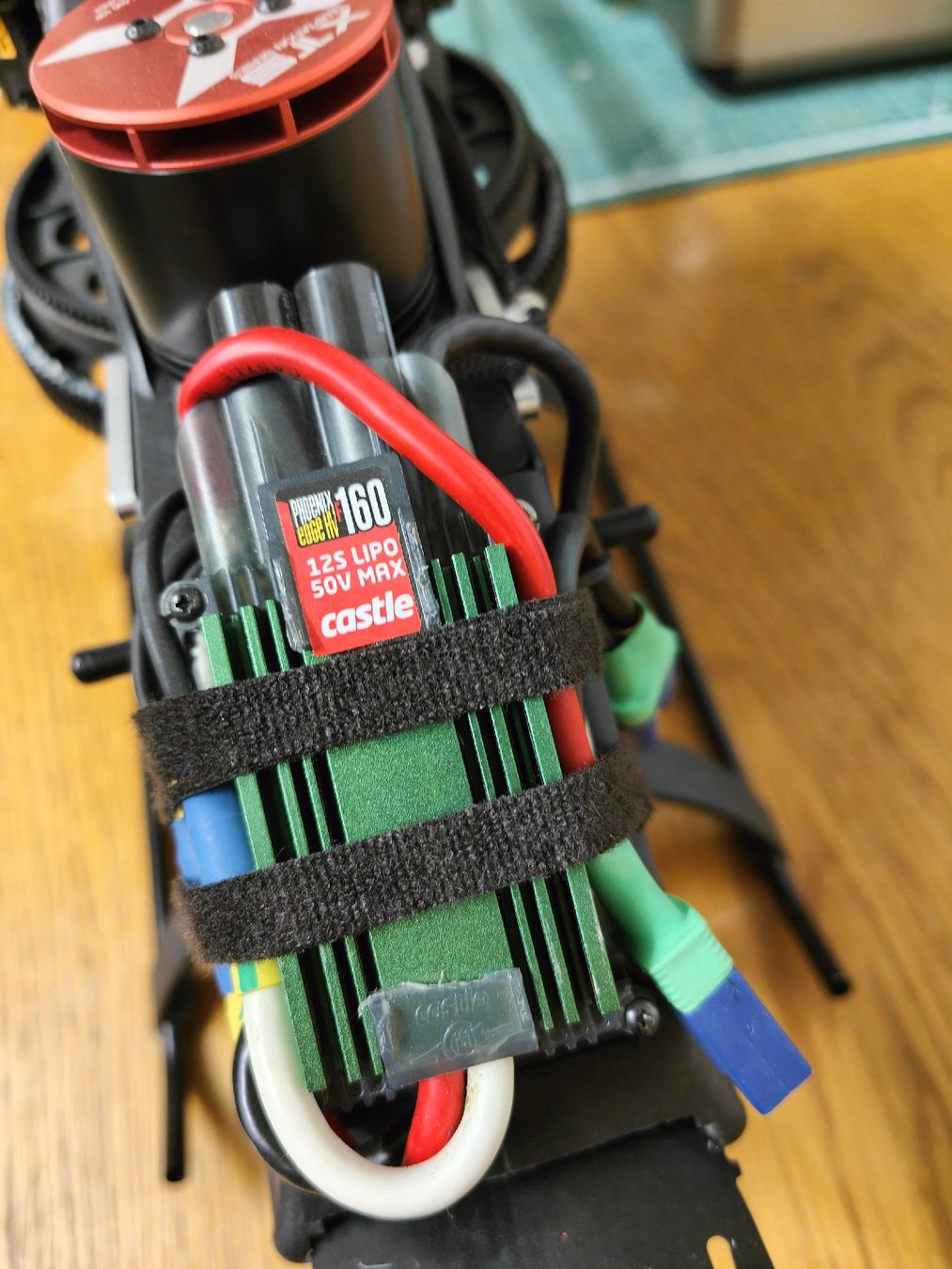RC Modellbau: Mikado Logo 700 – Gebraucht aus Villarlod von  4