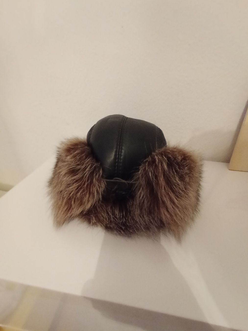 Hüte, Mützen & Caps: Bonnet en fourrure et cuire. – Neu (gemäss Beschreibung) aus Fribourg von mal_8zjh 3