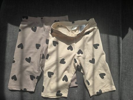 H&M Kinder Leggings Herz Grösse 134 beige/braun 2er Set
