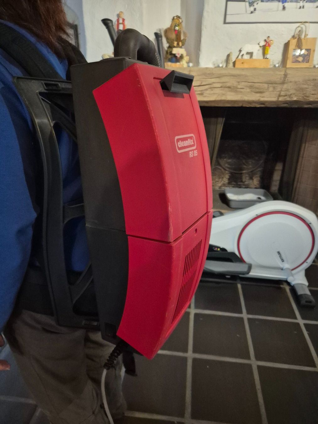 Cleanfix Staubsauger & Zubehör: Cleanfix Rückenstaubsauger – Gebraucht aus Stein AR von Bienli4 2