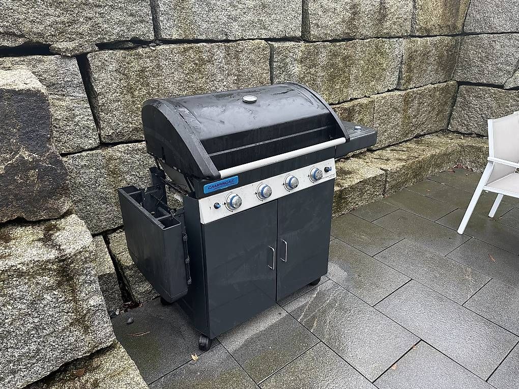 Griglie: Campingaz Grill mit 4 Brenner – Usato da Schlieren venduto da fei_t6bb 1