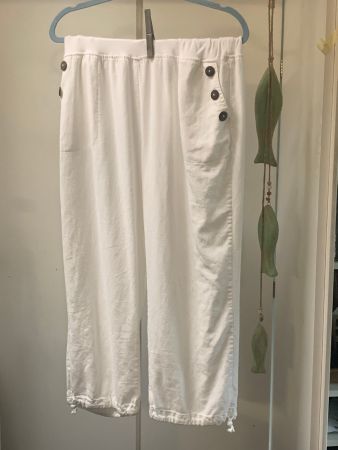 bequeme Sommerhose weiss (steht L, ist aber eher XL)