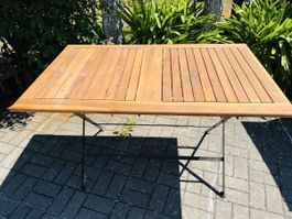 Gartentisch Holz klappbar L120cm B80cm guter Zustand