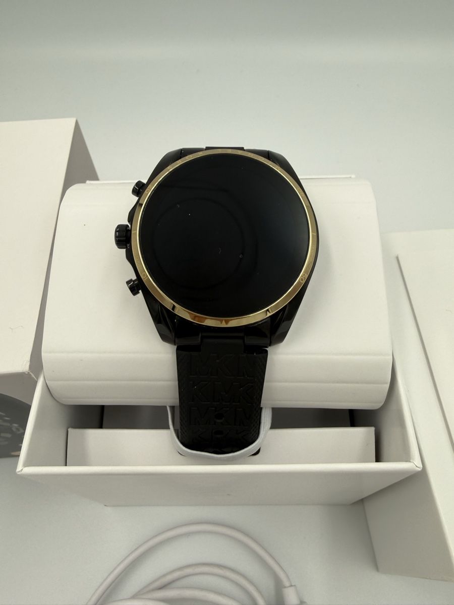 Michael Kors Smartwatch: Michael Kors Smartwatch Schwarz Gold – Nuovo (secondo la descrizione) da Wiedlisbach venduto da Sistershop 1