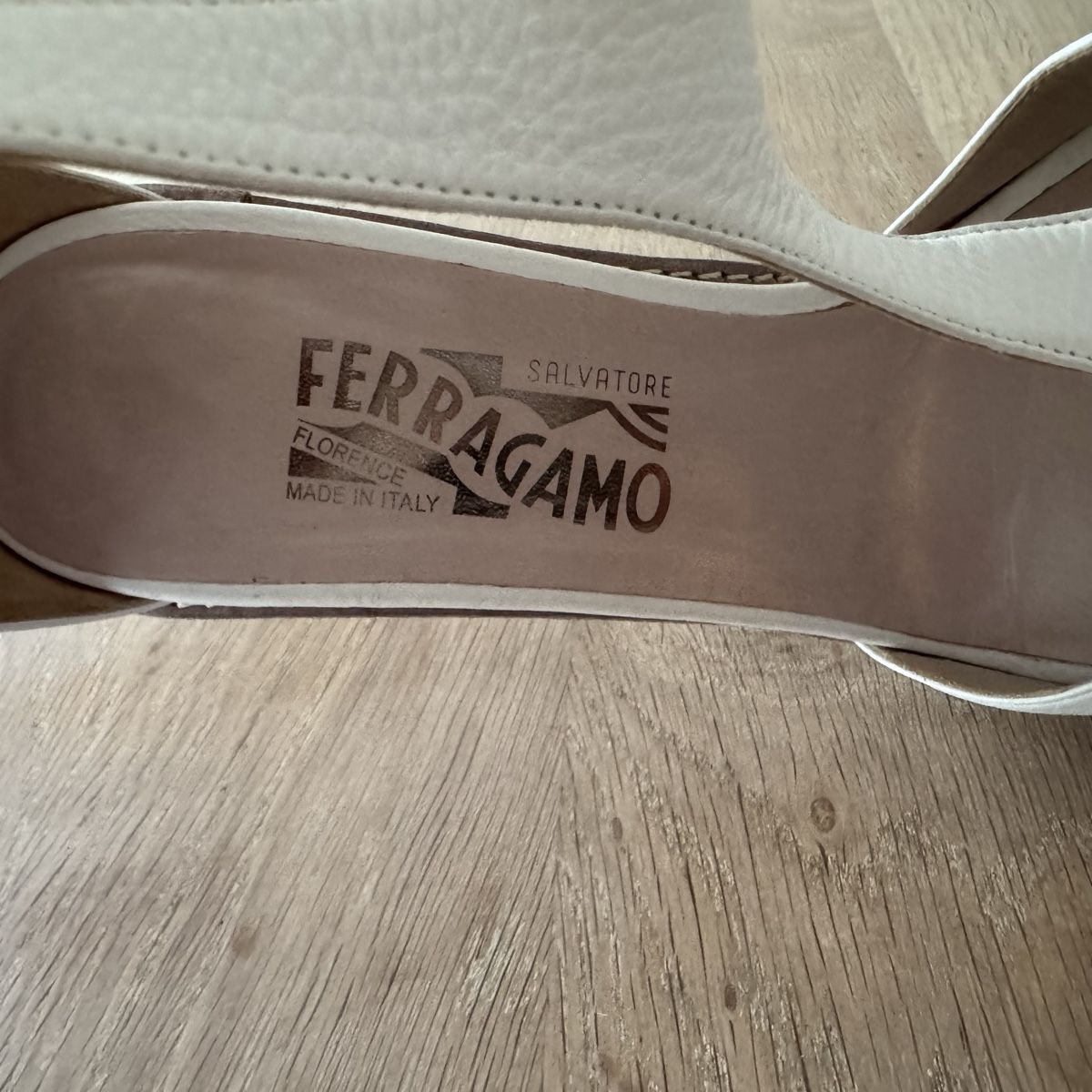 Damenschuhe: Ferragamo High Heels Gr 9/40 – Gebraucht aus Wohlen AG von zrhdus 6