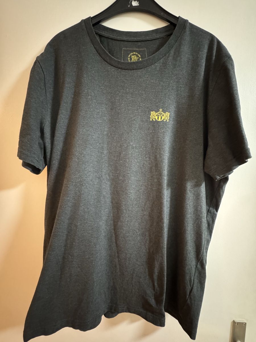 T-shirt: t-shirt FCZ – Usato da Zürich venduto da sduj