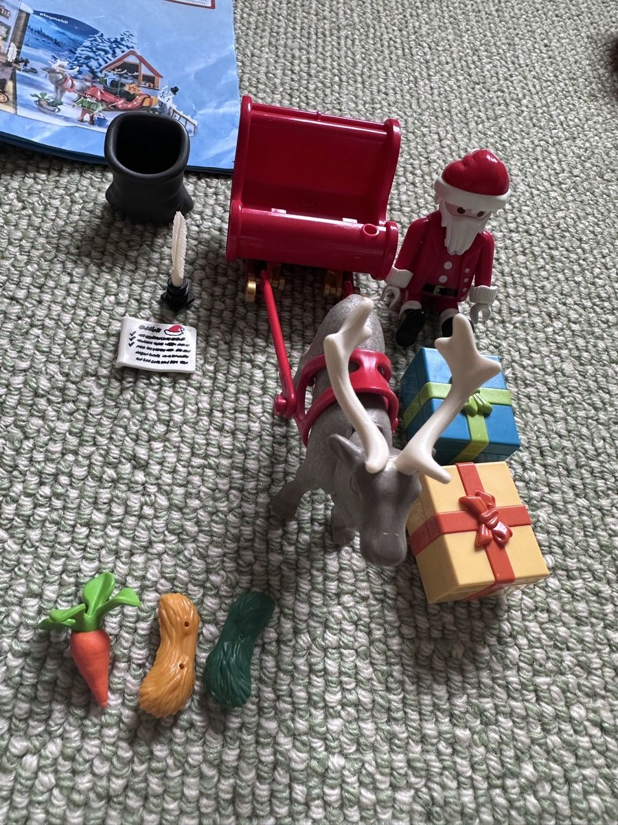 Playmobil Giocattoli: PLAYMOBIL Advent Calendars – 2 Sets – Usato da Bex venduto da roopa.gorla 2