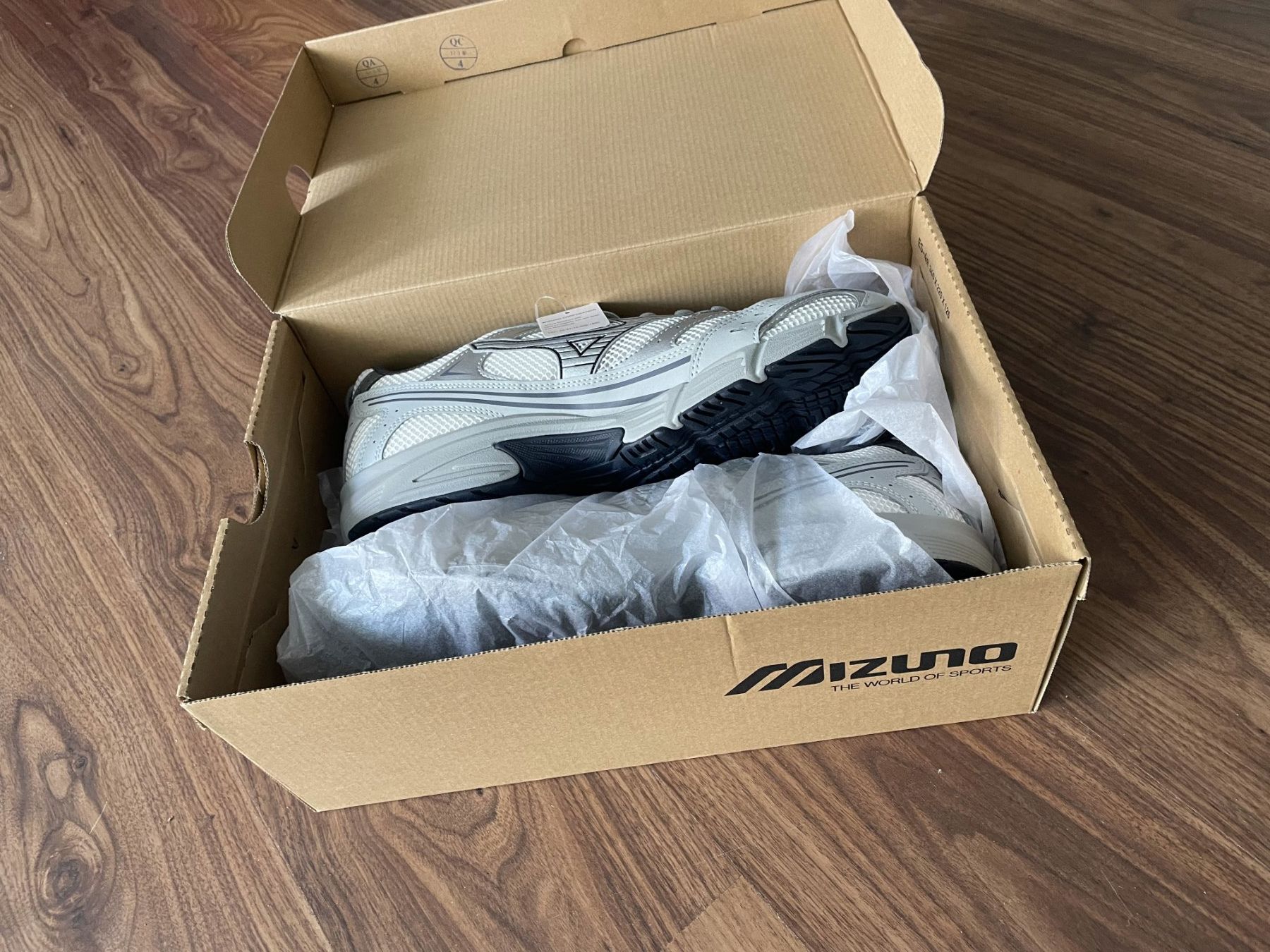 Mizuno Scarpe da uomo: Mizuno MXR (Grösse 44) – Nuovo e nell'imballaggio originale da Flüelen venduto da jodel_du 1