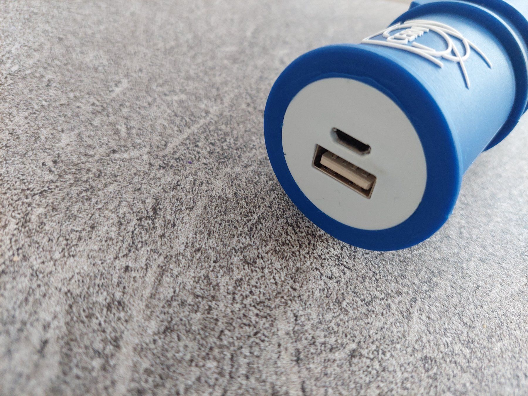 Accus: Powerbank von CERN – D'occasion à Wiesendangen par troawus 1