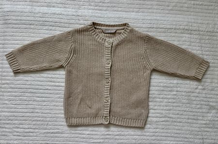 Baby Strickjacke Gr. 68 – beige