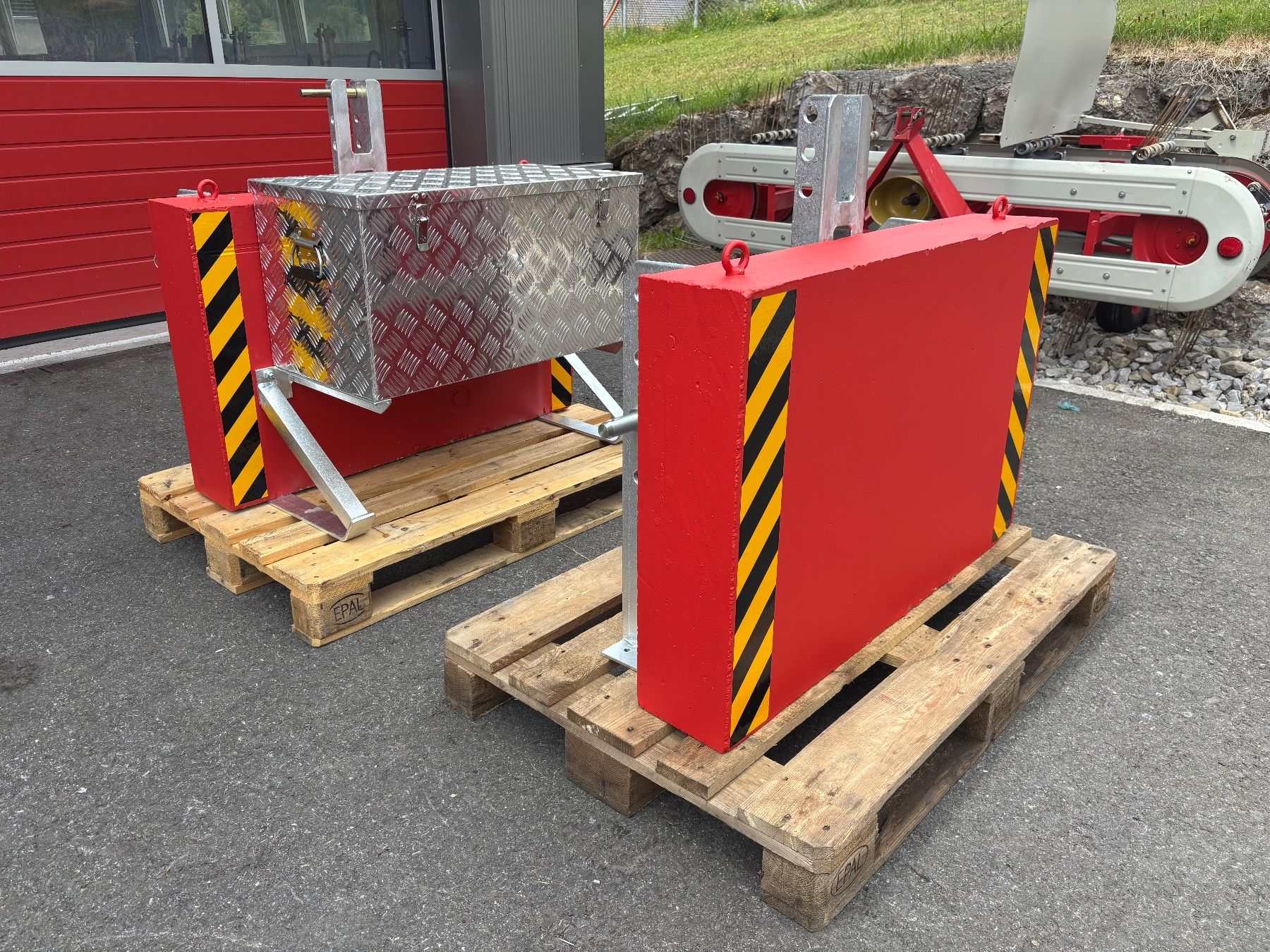 Aebi Traktoren: Front/Heckgewicht Mit Materialbox zu Aebi/Reform – Neu (gemäss Beschreibung) aus Sattel von Toolking90 7
