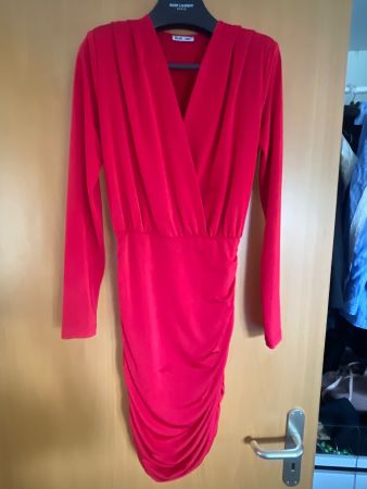 Rotes Minikleid, Grösse 36, ideal für den Ausgang!