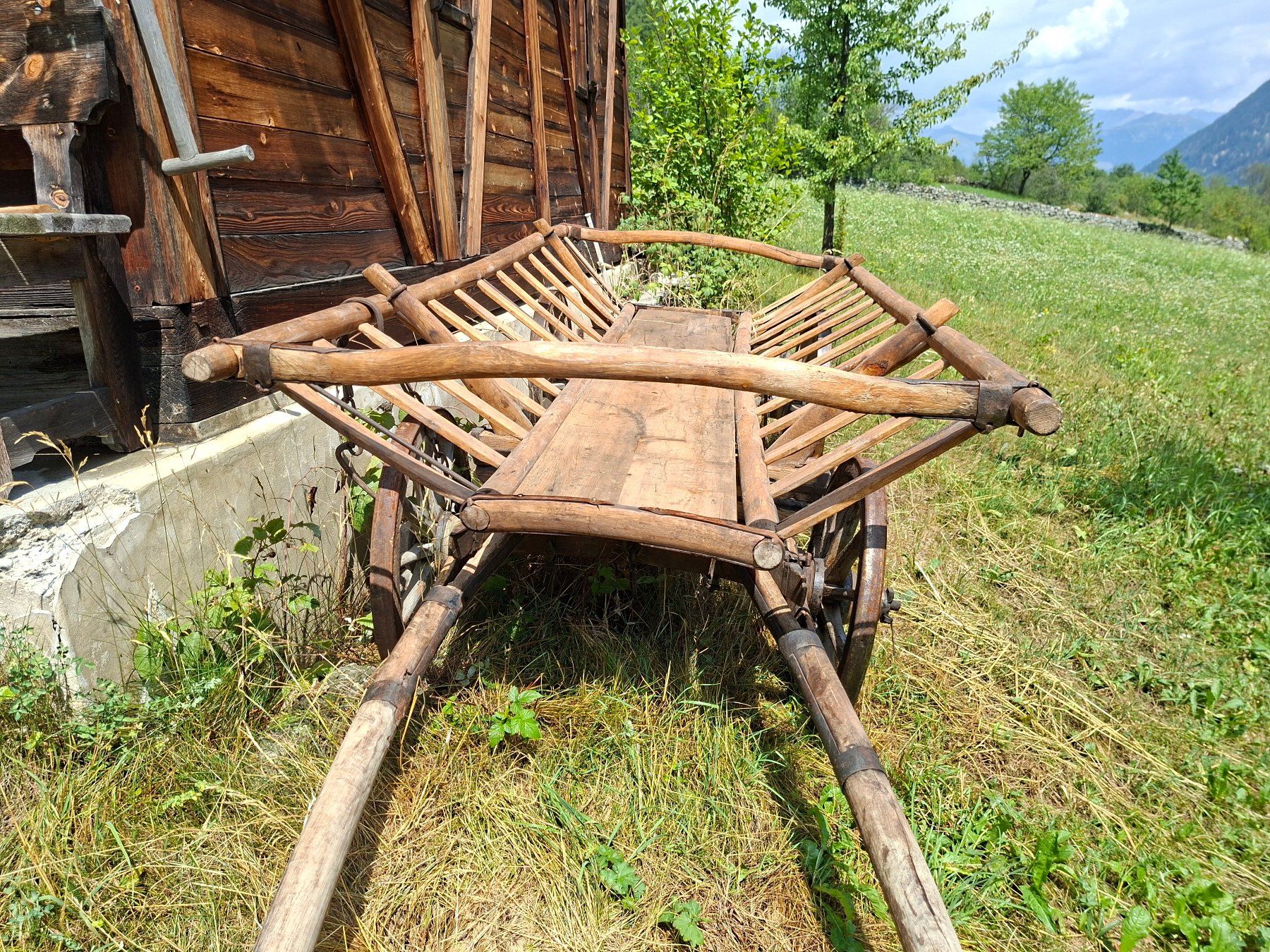 Calèches: Verkaufe einen  historischen Leiterwagen. – D'occasion à Sta. Maria V. M. par cbo_2ycq