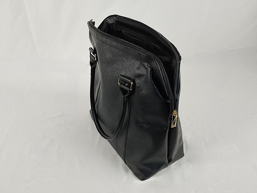 Estée Lauder Taschen für Damen: ESTÉE LAUDER Kunstledertasche schwarz – Neu (gemäss Beschreibung) aus Schübelbach von Restwert_Schubelbach 4