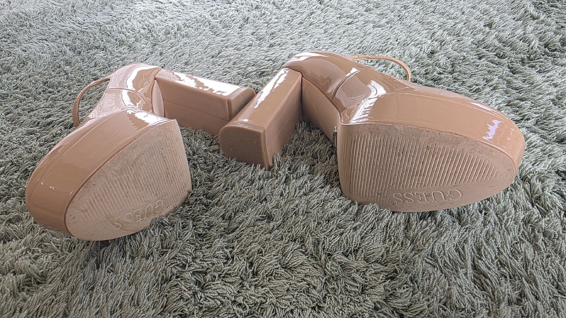 Guess Scarpe da donna: Wunderschöne Highheels Guess, Neu – Nuovo (secondo la descrizione) da Hunzenschwil venduto da Ananas132 3