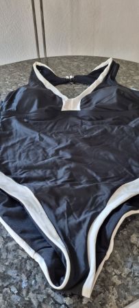 Badeanzug UP2 Fashion schwarz weiss Grösse M neu