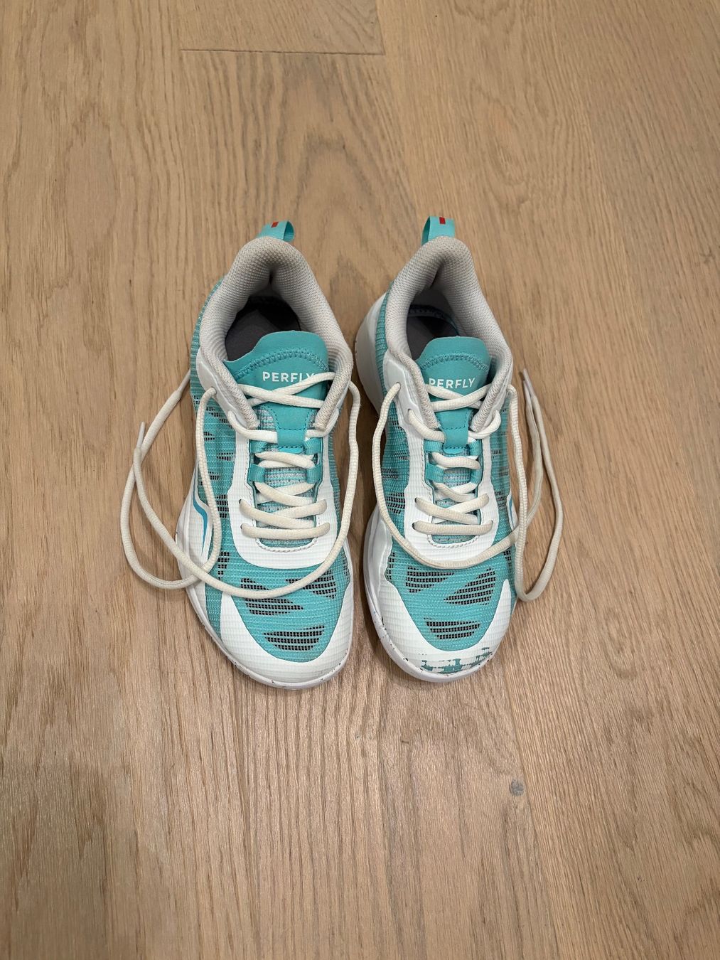 Scarpe per ragazzi: Turnschuhe Gr. 37 Perfly – Usato da Steinhausen venduto da KAMKA