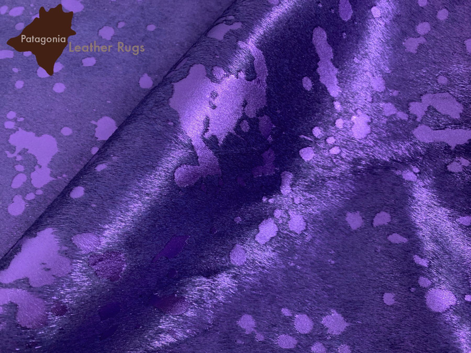Tappeti: Kuhfell Teppich Purple Metalic – Nuovo e nell'imballaggio originale da Arbedo venduto da patagonialeatherrugs 3