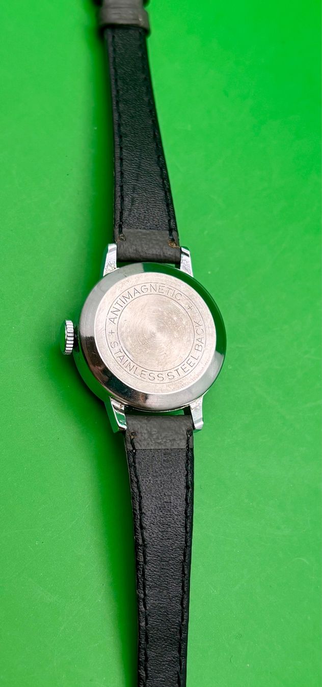 Montres: ANKER 04 DAMENUHR – D'occasion à Rorschach par ZeitWerk.10 8