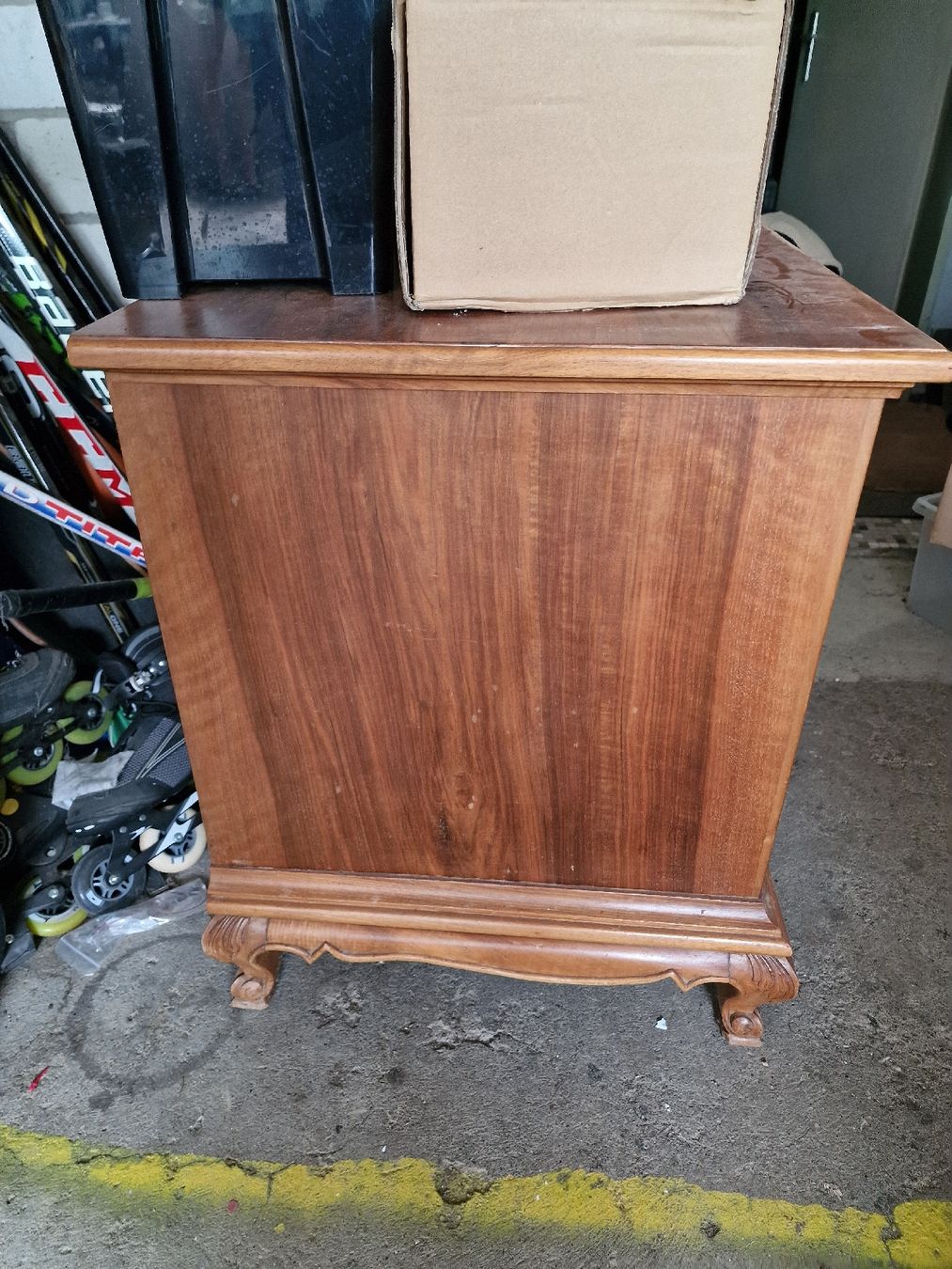 Kommoden: Robuste Holz  Spiegel Kommode – Gebraucht aus Freienbach von Haribo1980 1