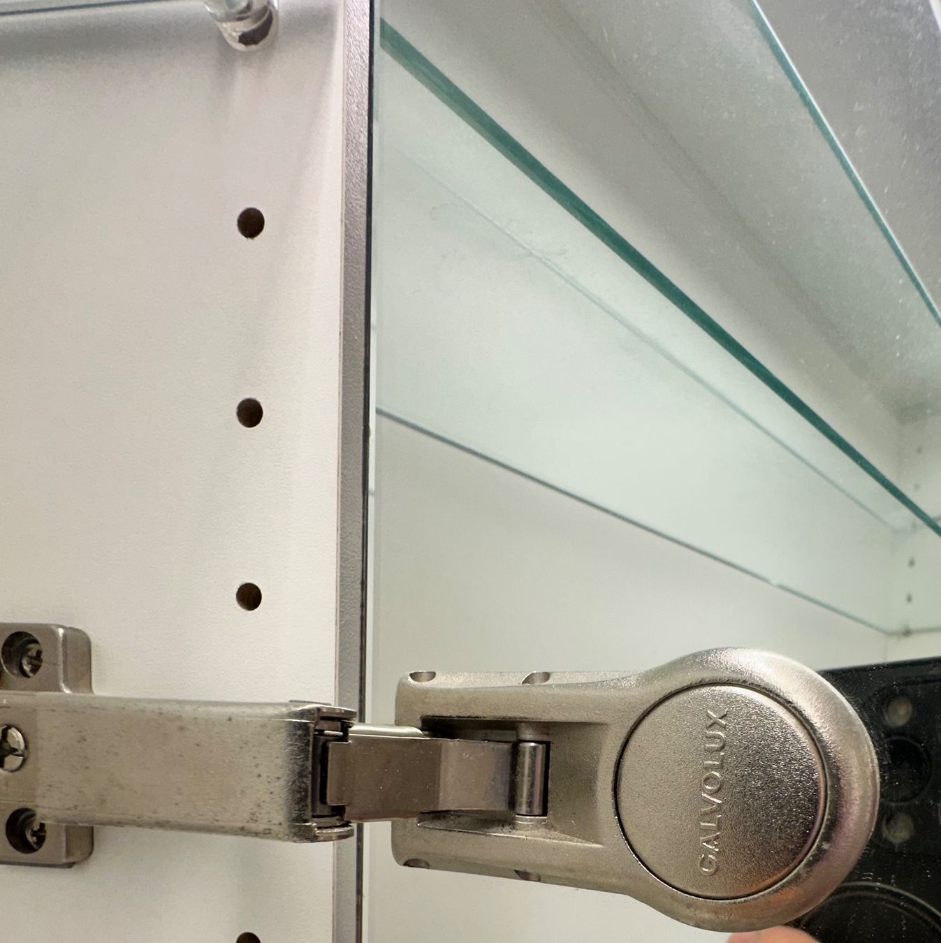 Armoires miroirs: Spiegelschrank Galvolux – D'occasion à niederhasli par rami016 2