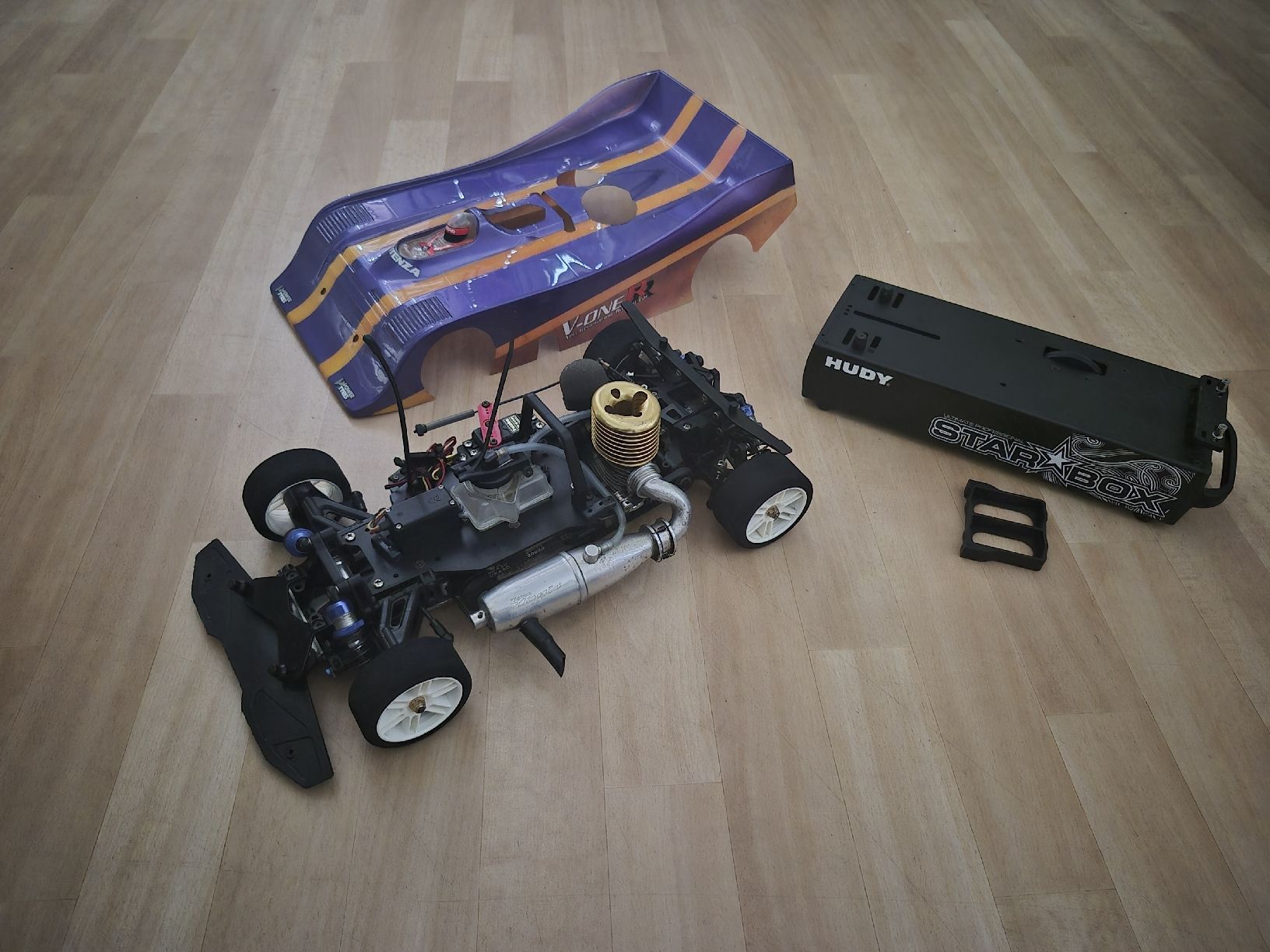 Kyosho RC Modellbau: Rc Auto Kyosho v one  – Gebraucht aus Dielsdorf von BARDARRU
