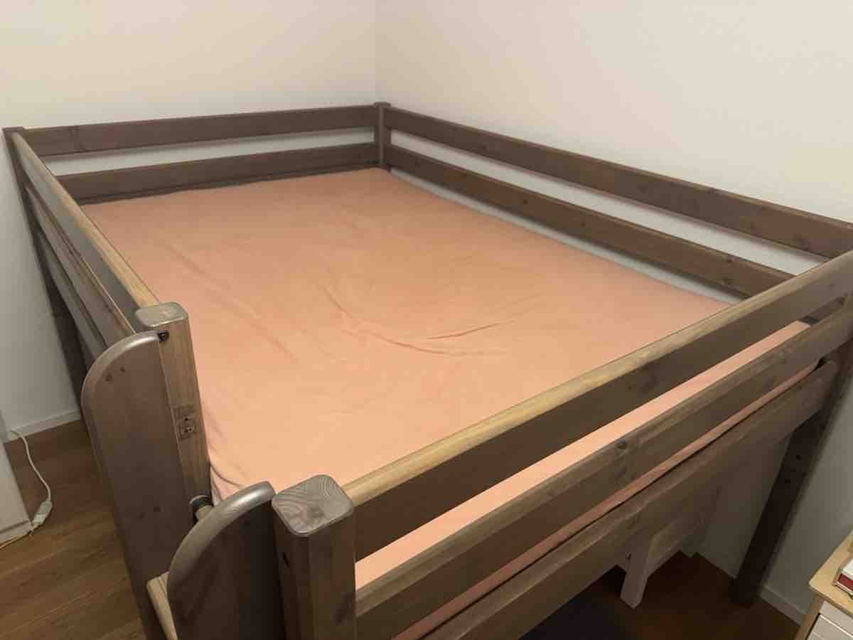 Flexa Letti: Hochbett Flexa classic terra halbhoch mit Leiter – Usato da Kriens venduto da AlprauschCH 1