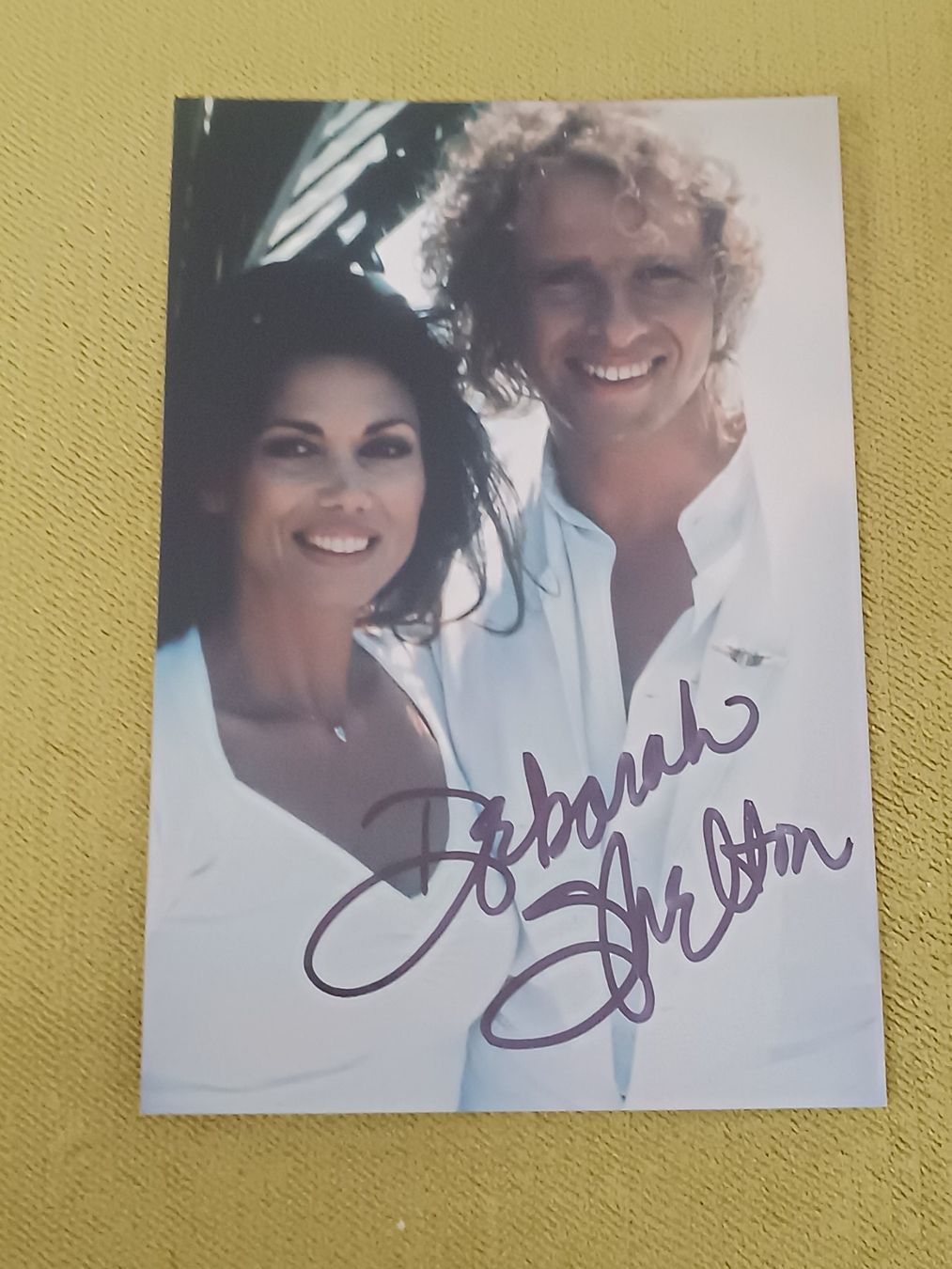 Autogramme: Deborah Shelton - handsigniert – Gebraucht aus Menziken von Artographs