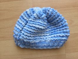 Handgestrickte Babymütze blauweiss Grösse ca. 3-12 Monate