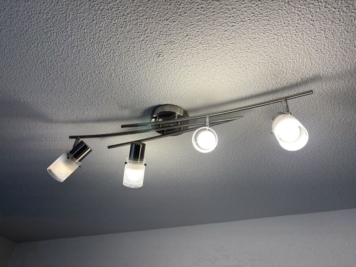 Lampadari & plafoniere: Luminaire 4 spots e14 – Usato da Biel/Bienne venduto da tatilene