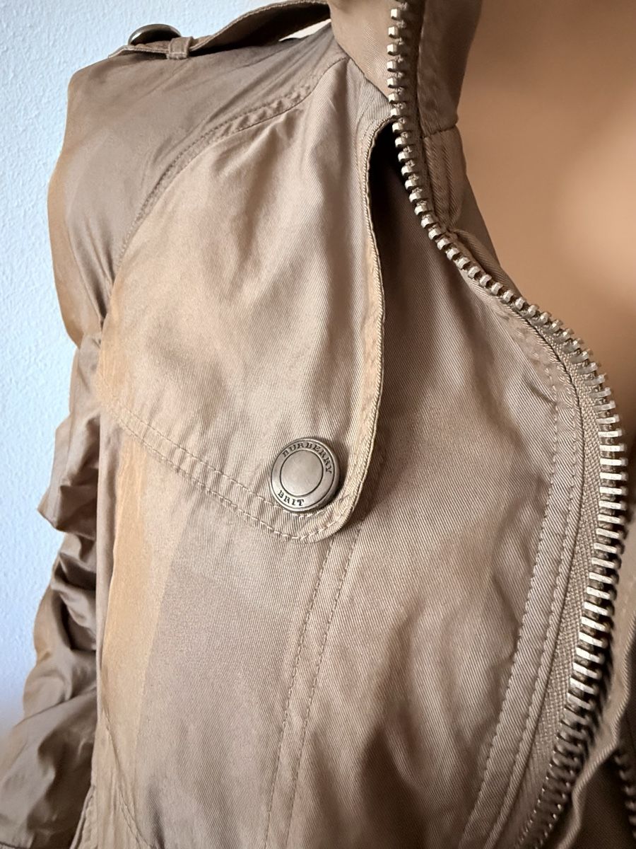 Burberry Giacche: BURBERRY JACKET \ M – Usato da Zollikon venduto da ces-chic 7