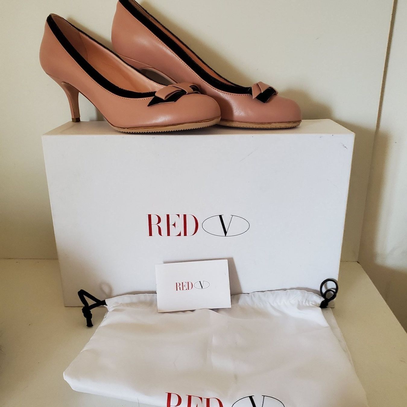 Valentino Damenschuhe: RED Valentino  Gr. 38 Farbe Nude – Gebraucht aus Binningen von lieblingsstyle