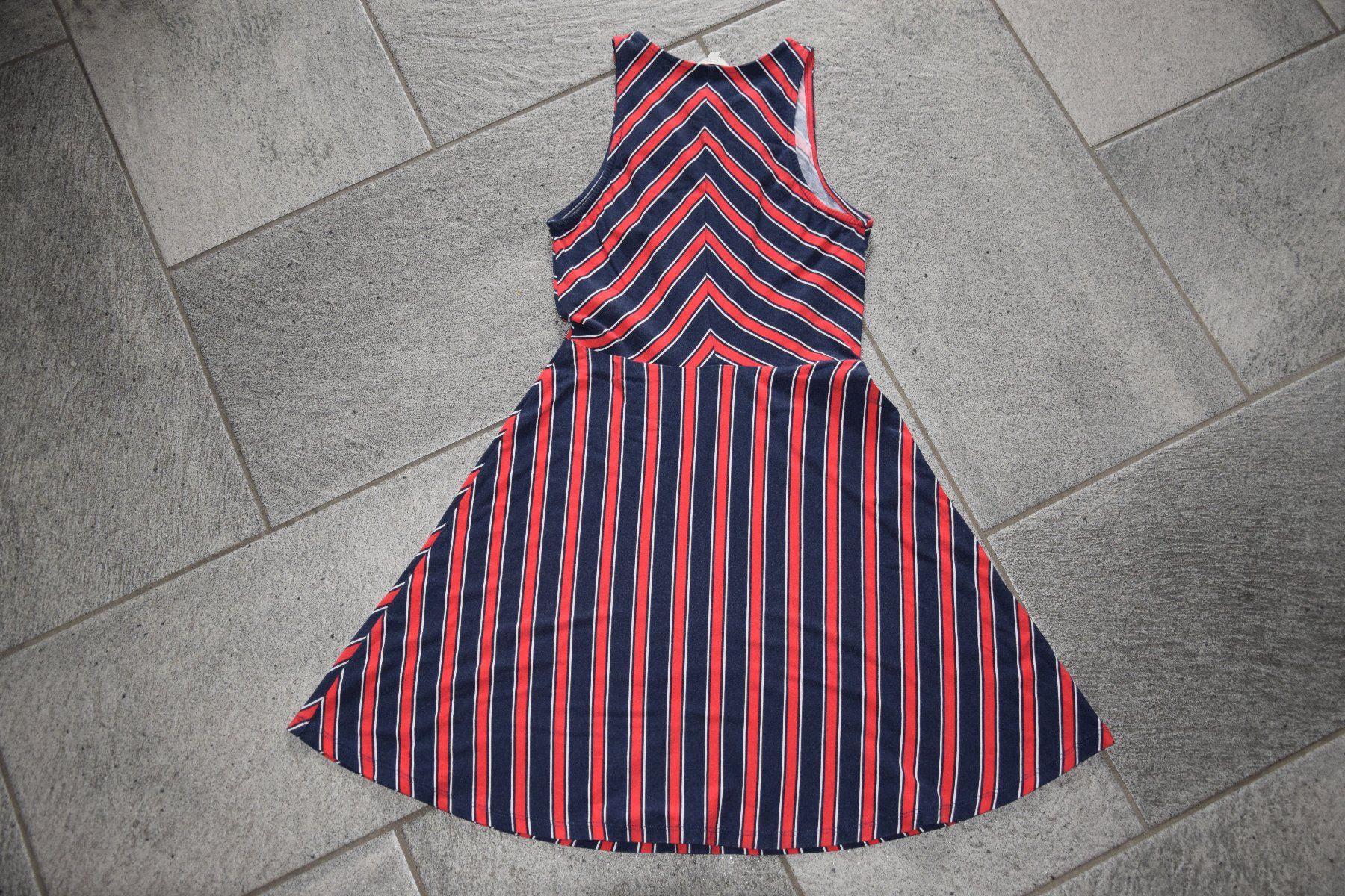 Vestiti & Gonne: Mädchen Kleid gr. 152 (S) – Usato da Mezzovico venduto da finsteraar 1