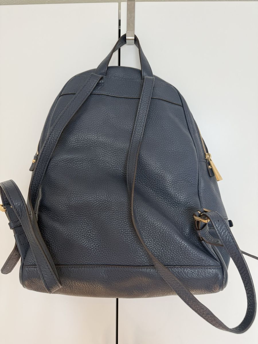 Michael Kors Zaini: Michael Kors Rucksack blau mit goldenen Elementen – Usato da Eglisau venduto da Nic1906 4