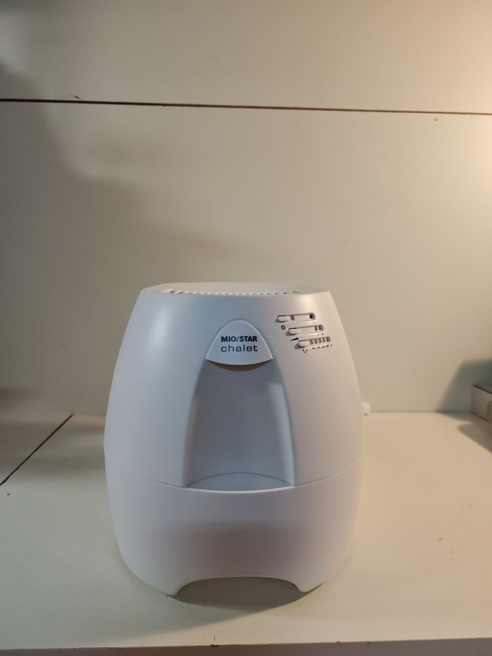 Mio Star Umidificatori d'aria: Luftbefeuchter Chalet von MIO STAR . (nov366) – Usato da Künten venduto da Schnaepplihuus 2