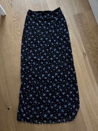 Urban Outfitters, langer Rock, Blumenmuster, blau