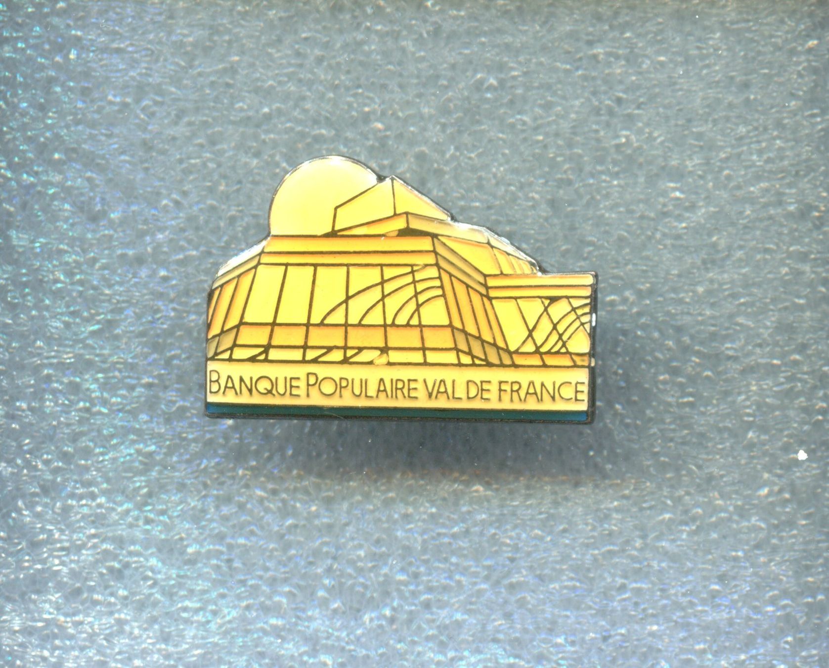 Placchette & Badge: BANQUE POPULAIRE DE FRANCE – Usato da Winterthur venduto da Sammleroase