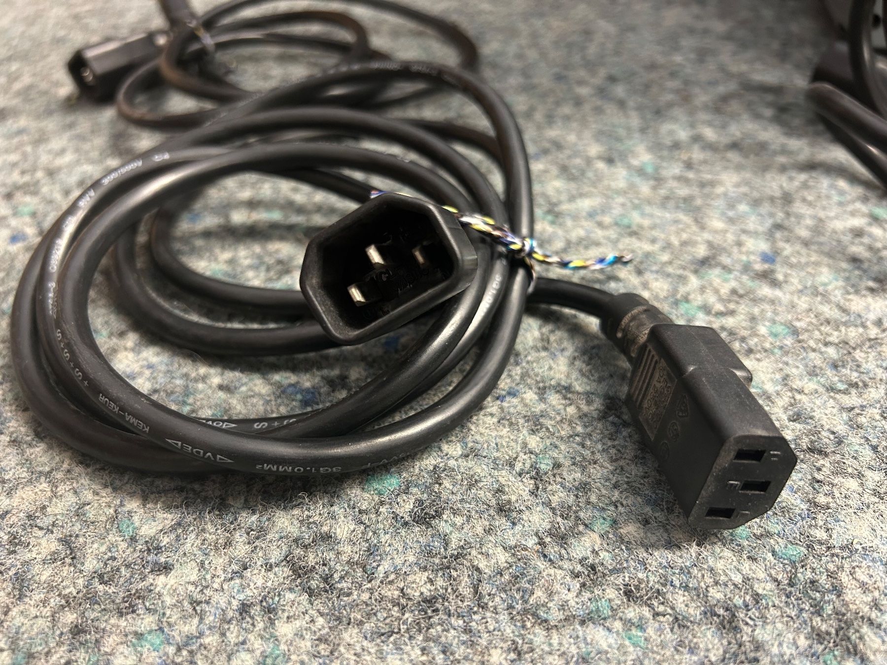 Alimentazione elettrica: Sicomec USV Anlage mit 3000VA - Notstromversorgung Server – Usato da Mörschwil venduto da philmensa 7